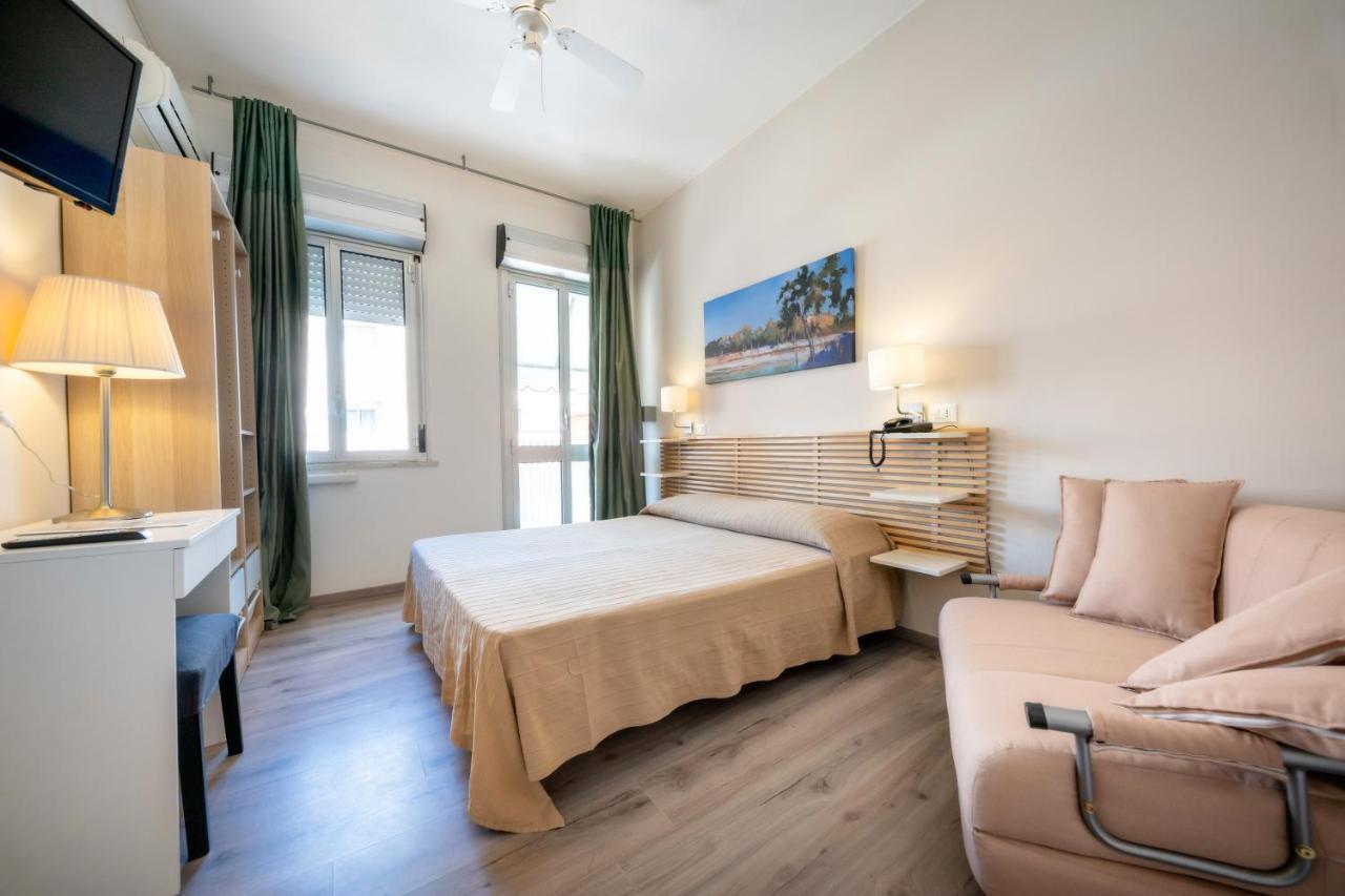 Hotel Firenze Каорле Экстерьер фото