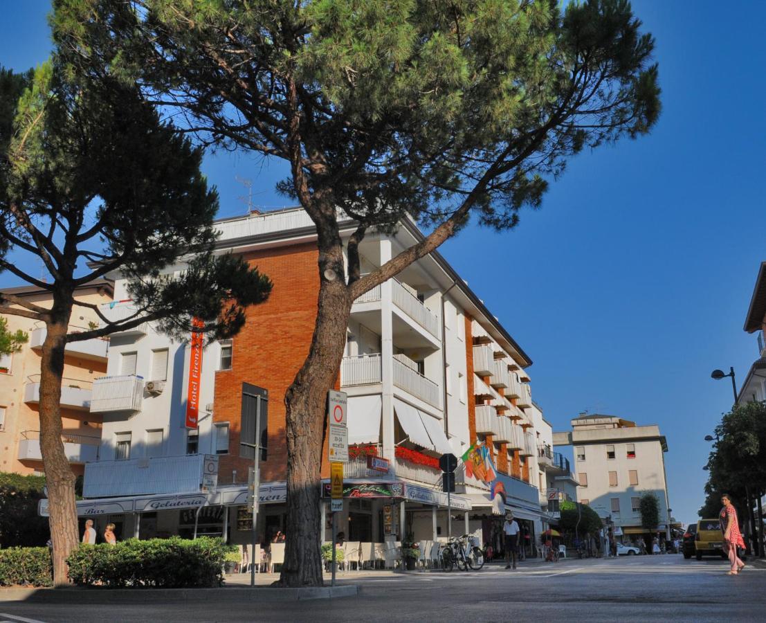 Hotel Firenze Каорле Экстерьер фото